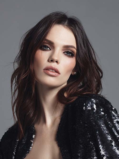 Укладка с растрепанными волосами на короткой стрижке