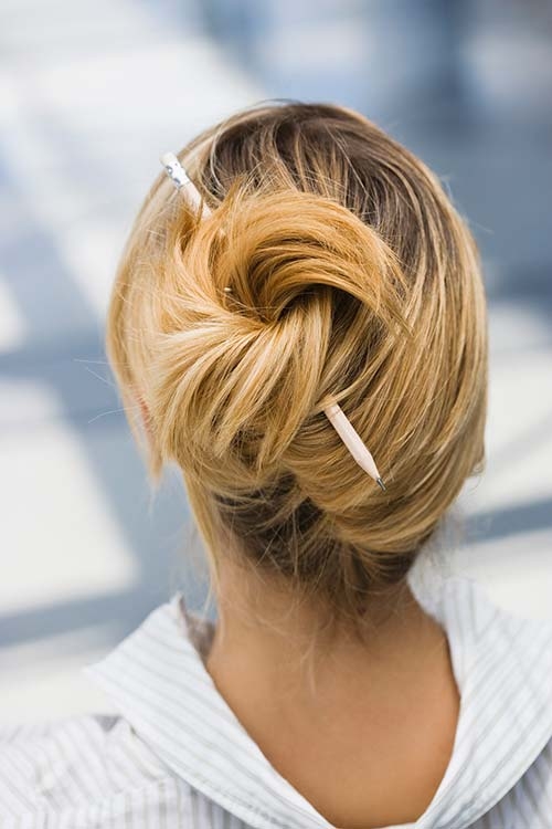 Стильный образ с карандашом