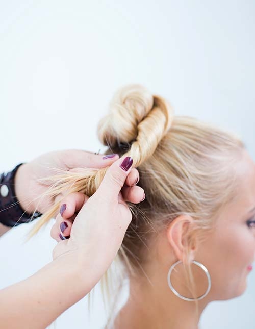 Как заплести гульку на голове