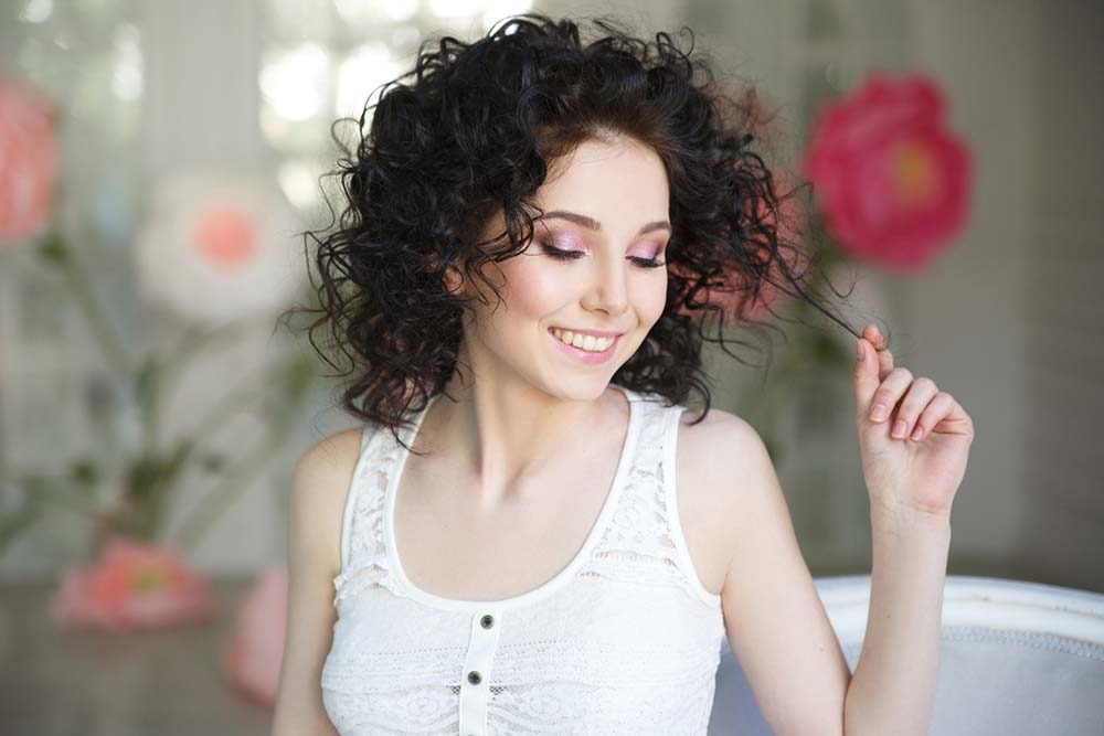 Мелкие завитки с щелочной химзавивкой