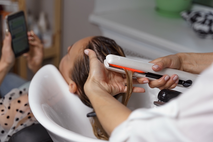 Кератиновое восстановление волос