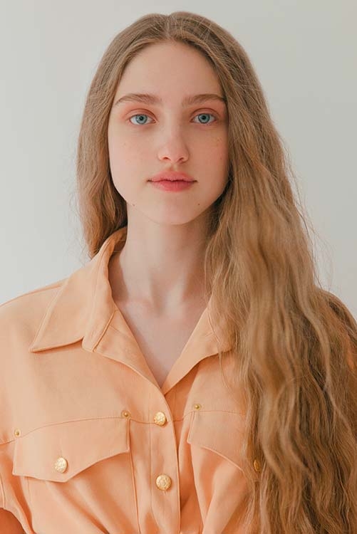 Укладка с растрепанными волосами для текстурного эффекта