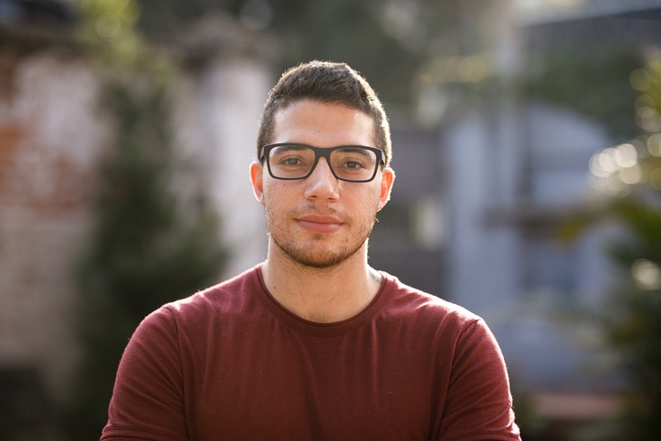 Прически для мужчин с овальным лицом