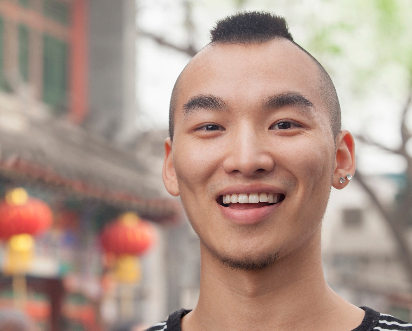 Мужская стрижка могавк для овального лица