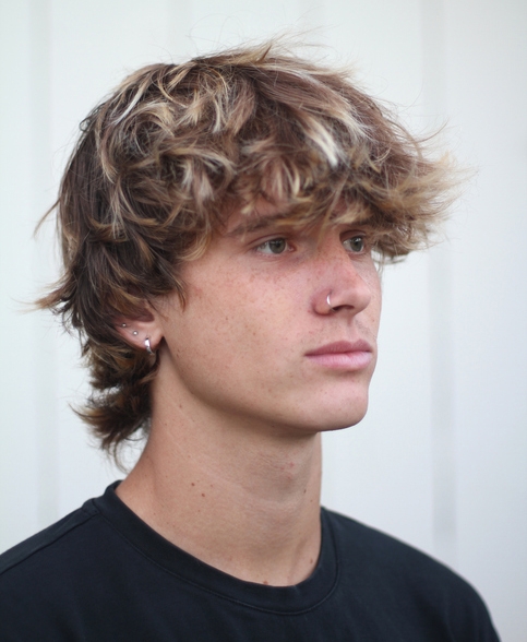 Мужская стрижка маллет средней длины для овального лица