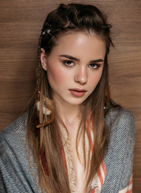 Легкая прическа на длинные волосы