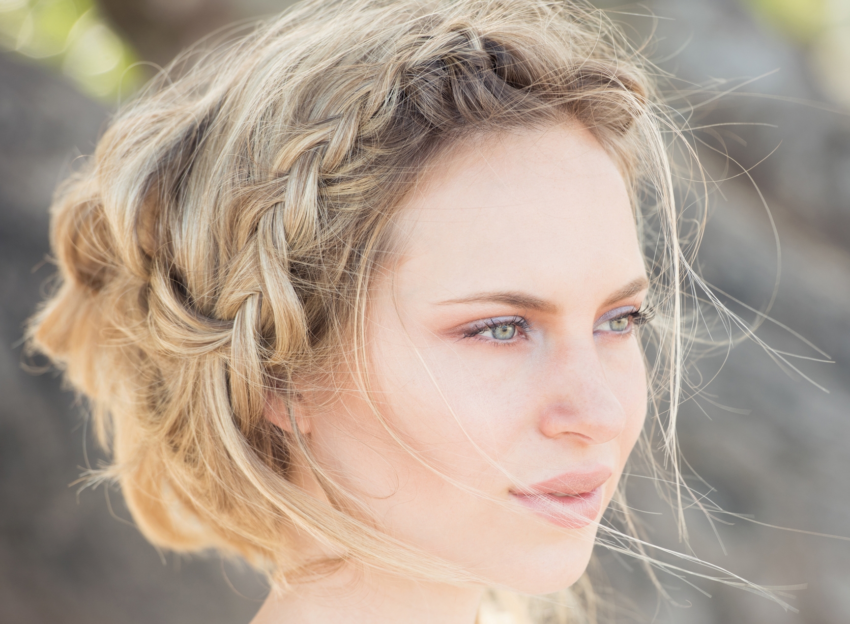 Быстрая прическа на короткие волосы