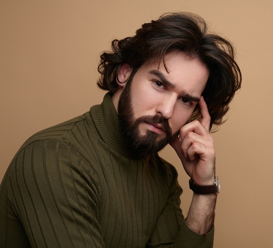 Мужская стрижка «шторы»