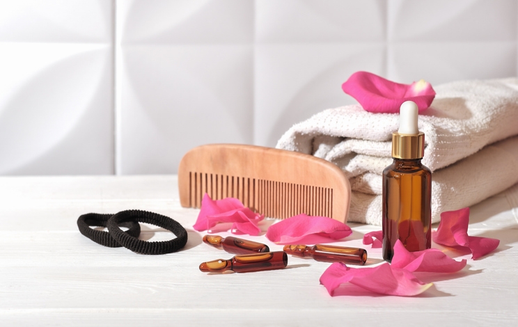 Сыворотка для ухода за кожей головы в стеклянном флаконе с пипеткой