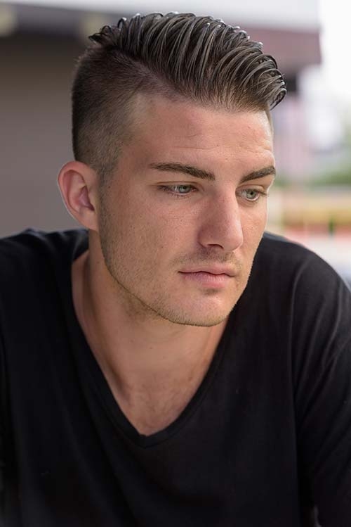 Мужская стрижка полубокс