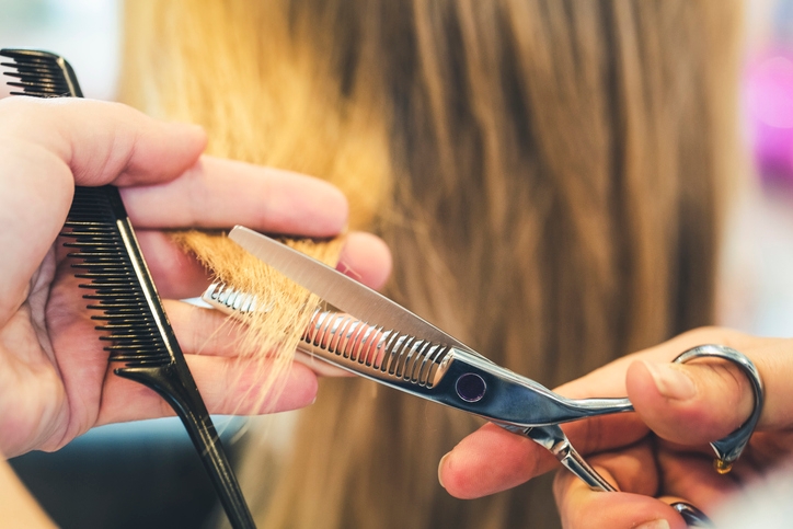 Филировка волос против сечения