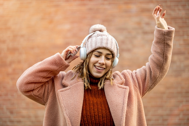 Нежные косы-жгуты для надежной фиксации под шапкой