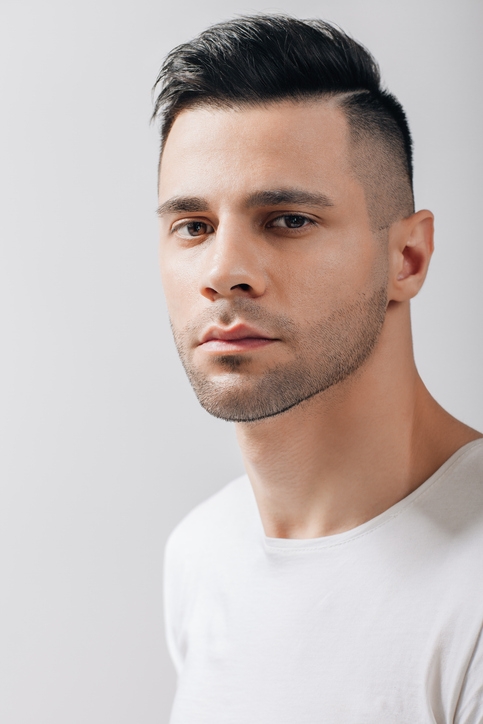 Пример стрижки бокс на молодом мужчине