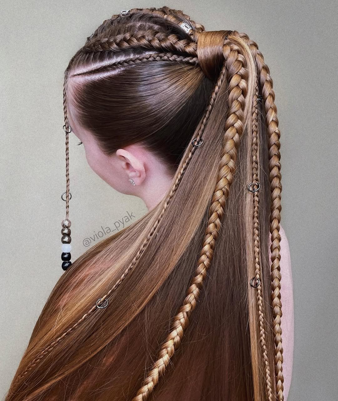 Необычное плетение косичек