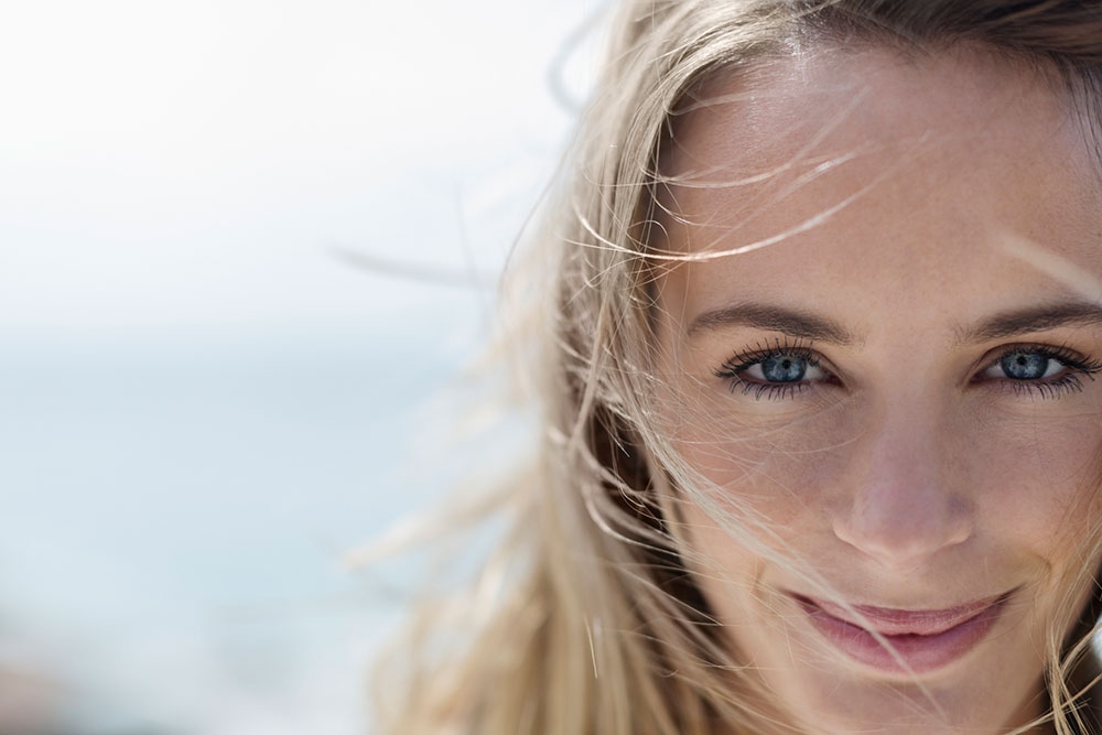 Как избежать ломкости и выцветания волос после отпуска