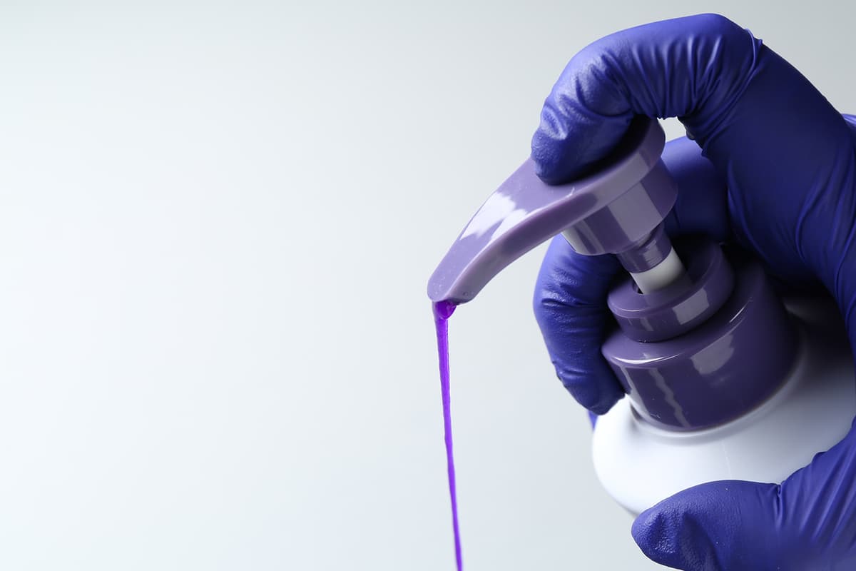 Результат использования синего шампуня на русых волосах — уходит рыжина