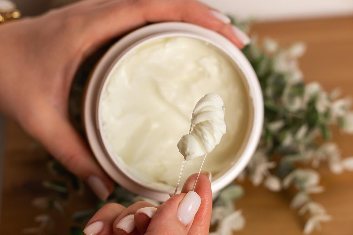 Попробуйте маски для вашего типа волос