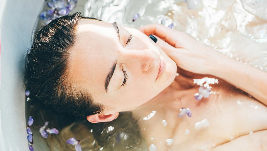 Домашний уход за кожей головы и волосами