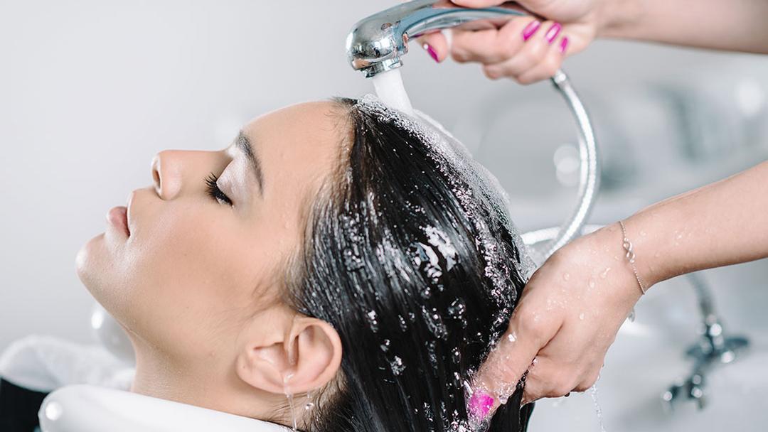 Как сделать волосы мягкими и шелковистыми