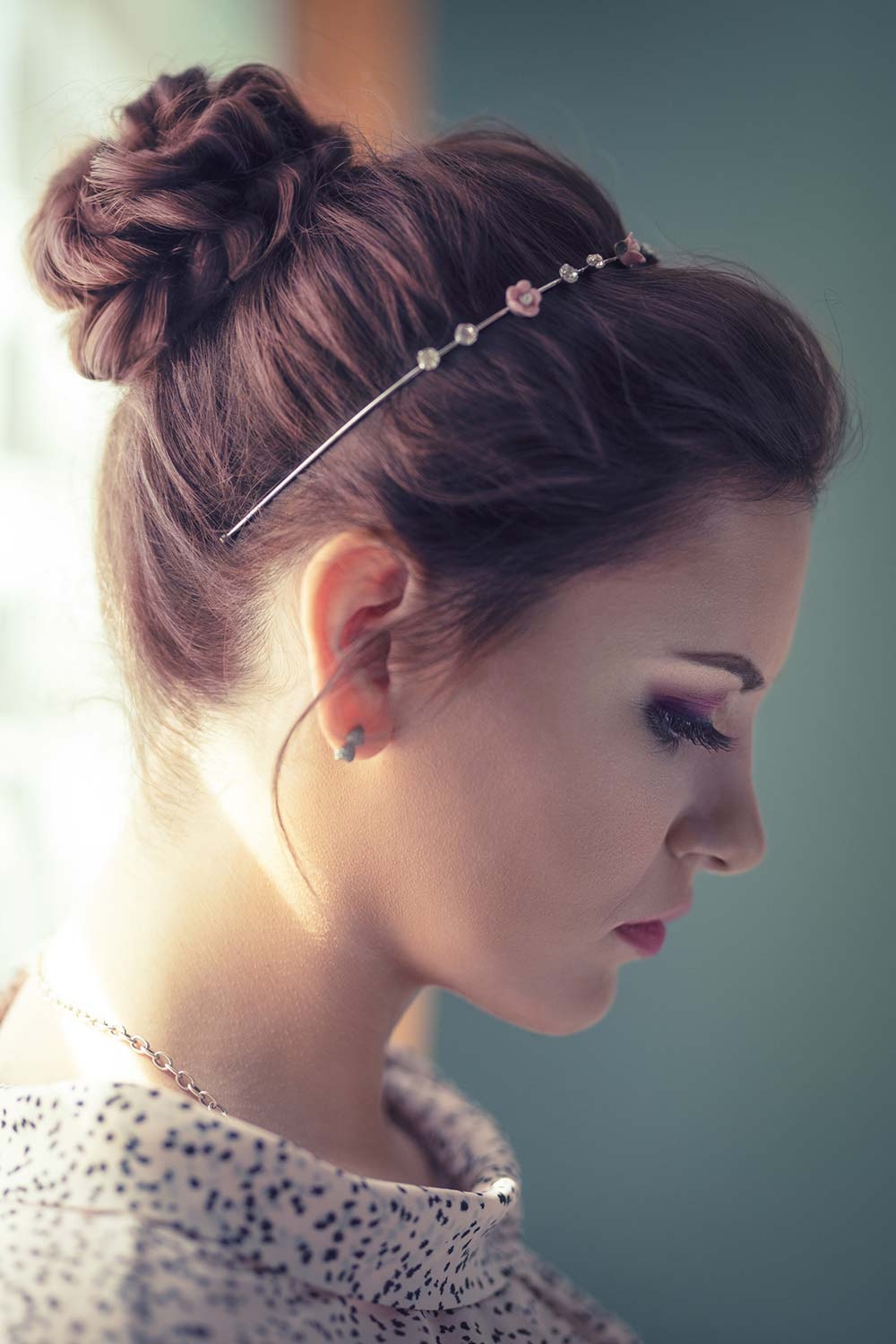 Собранные прически с прикорневой химией