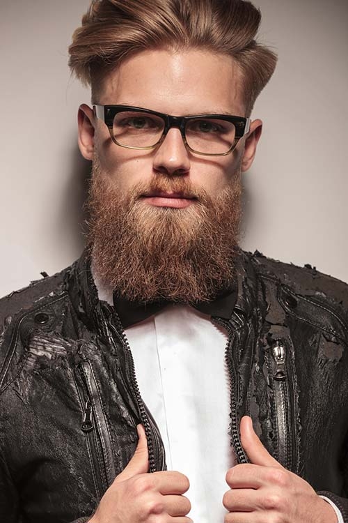 Мужчина с окладистой бородой