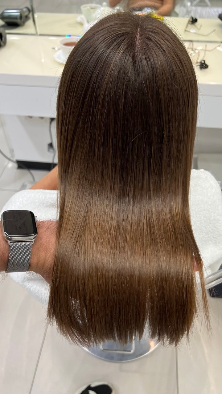 Как кондиционер выравнивает кутикулу волоса для гладкости и блеска