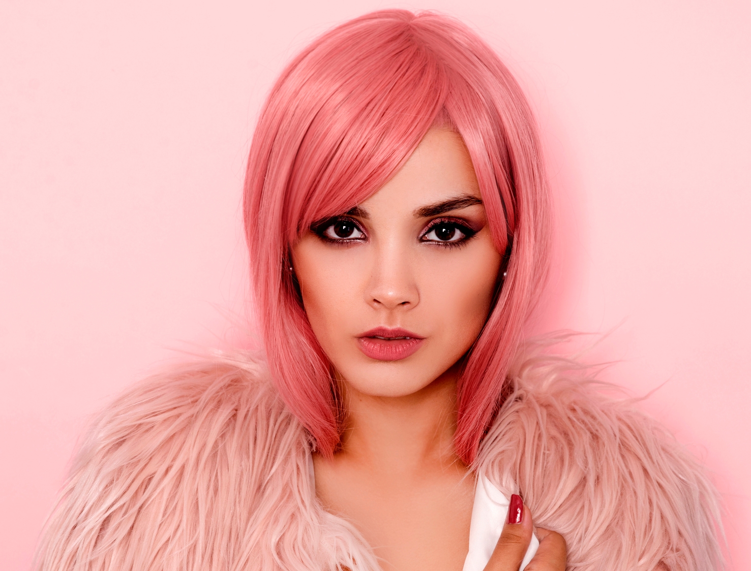 Окрашивание волос в пастельный коралловый