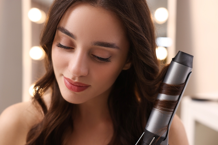 Выбор направления завивки плойкой