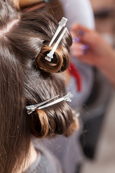 Фиксация локонов после завивки плойкой