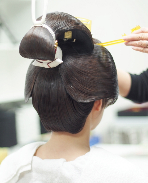 Японская прическа с укладкой