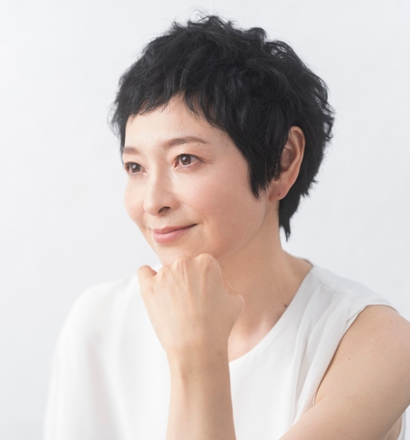 Прическа с короткой стрижкой в японском стиле