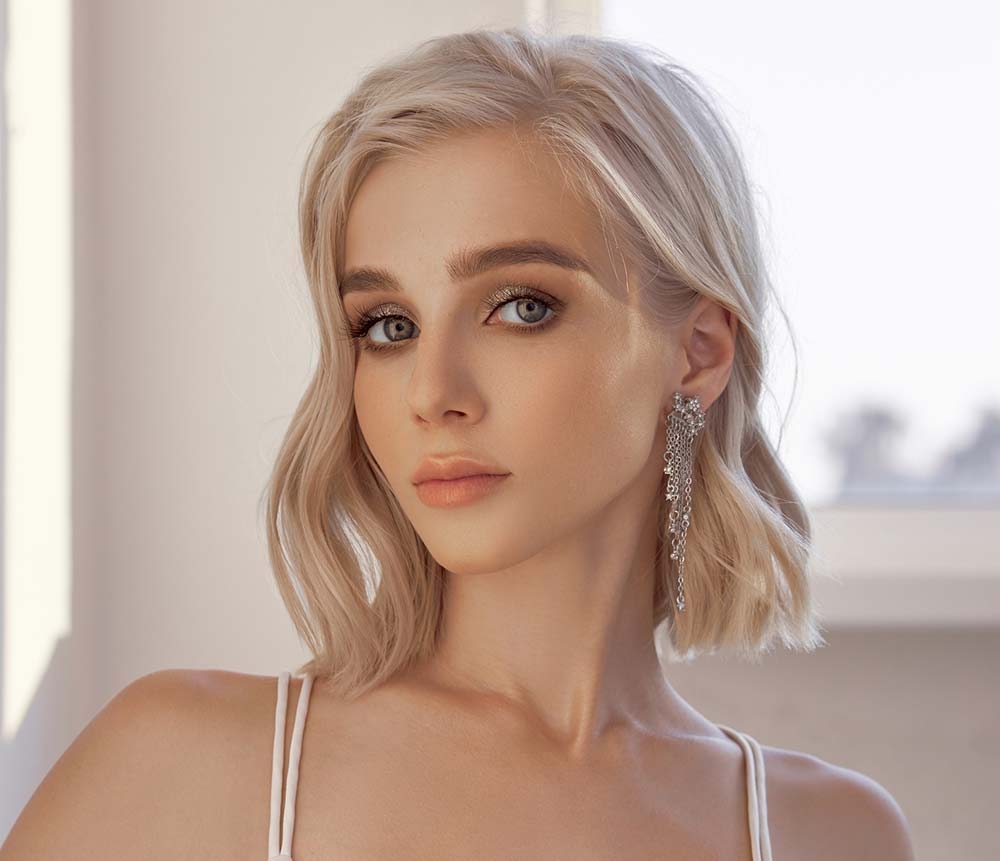 Прически для сердцевидного лица