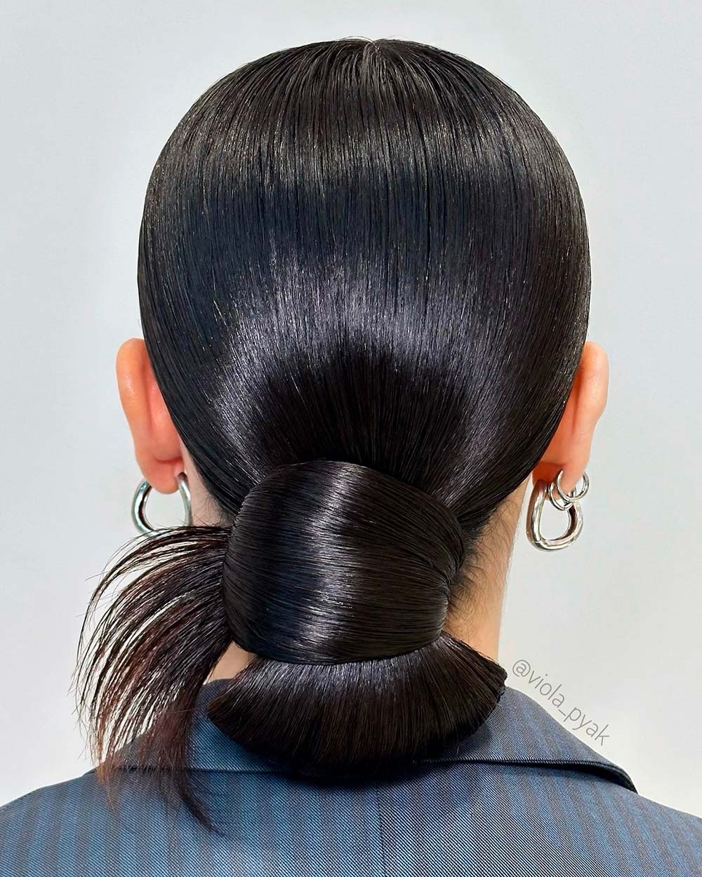 Стильная деловая прическа-узел от Виолы Пяк