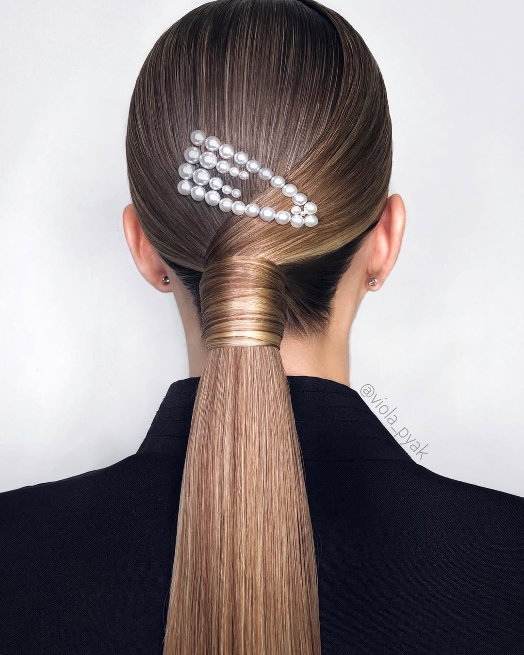 Простая прическа с гладким хвостом