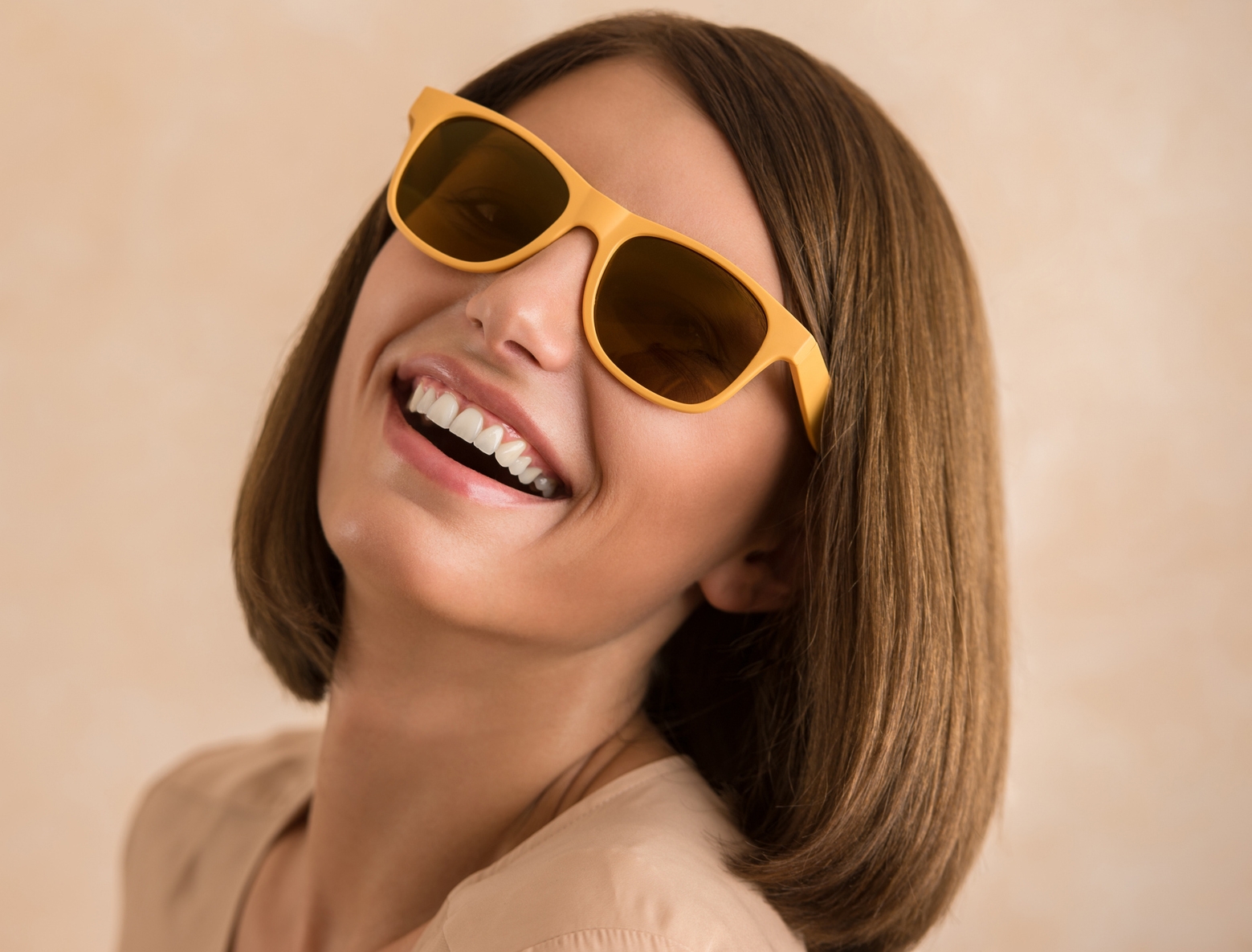 Волосы, окрашенные в один тон