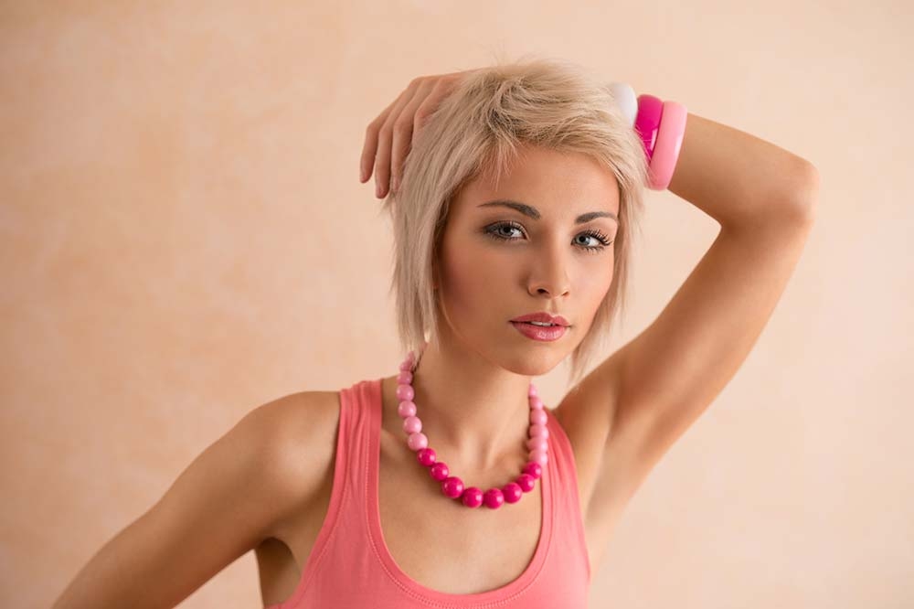 Стрижка в стиле гранж на коротких волосах