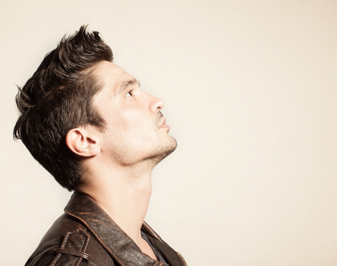 Мужчина с квадратным лицом — подбираем прическу