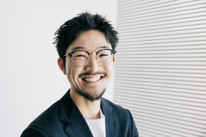 Как стресс влияет на рост бороды и усов