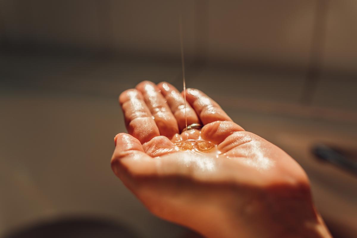 Масло в шампуне для сухой кожи