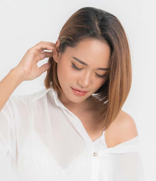 Каре до плеч с косым пробором