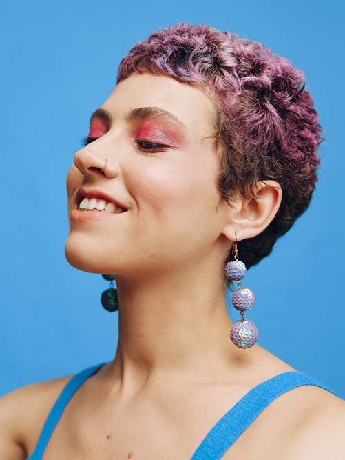 Цветной блонд и короткая стрижка — всегда удачная идея