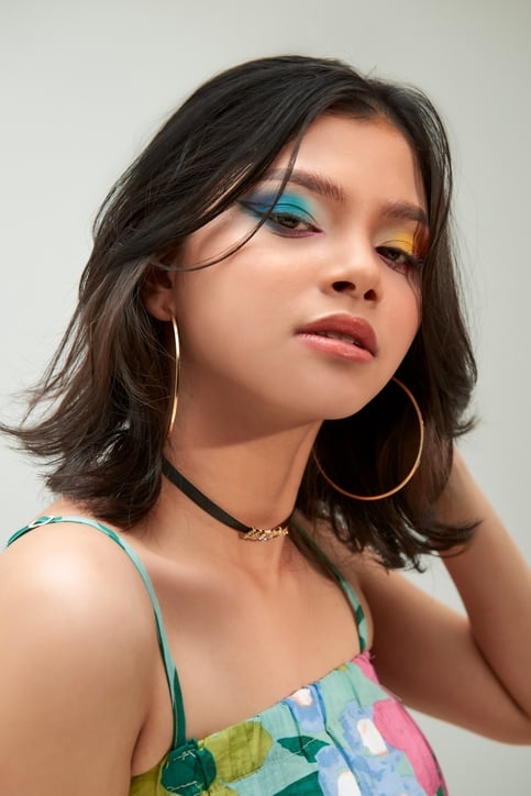 Стрижка на среднюю длину для лица формы алмаз