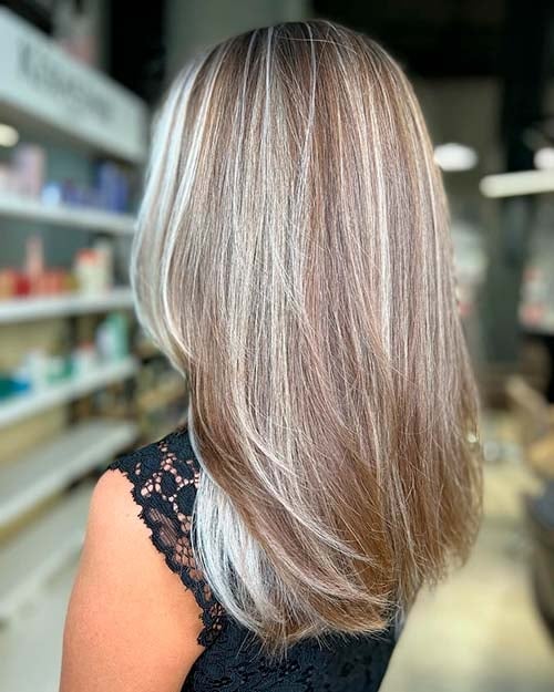 Пепельное мелирование на русых волосах