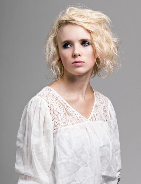 Короткая стрижка на пушистые волосы