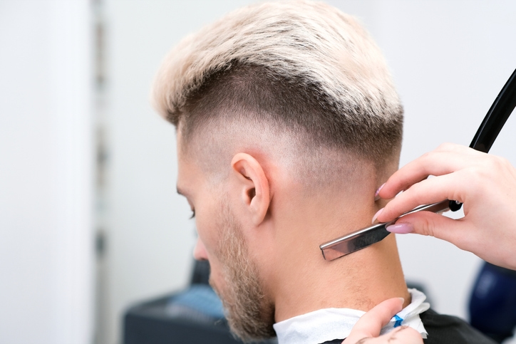 Техника скинфейда (skin fade) с выбриванием шеи