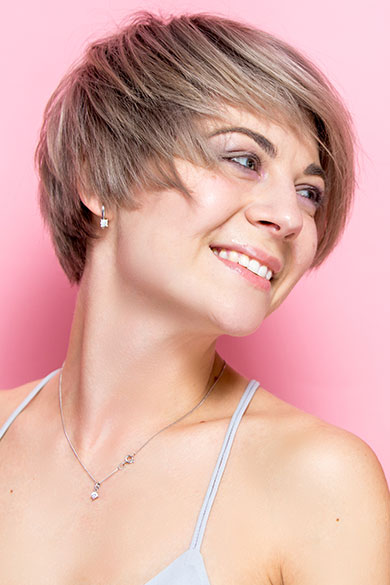 Короткие стрижки на густые волосы 3