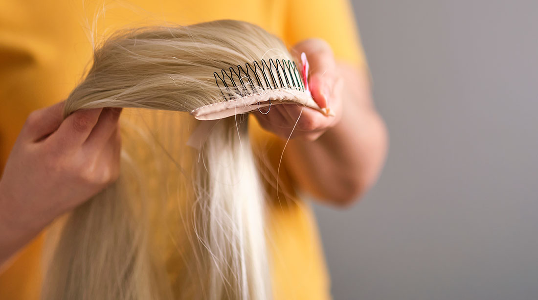 Шиньон в виде отдельных прядей