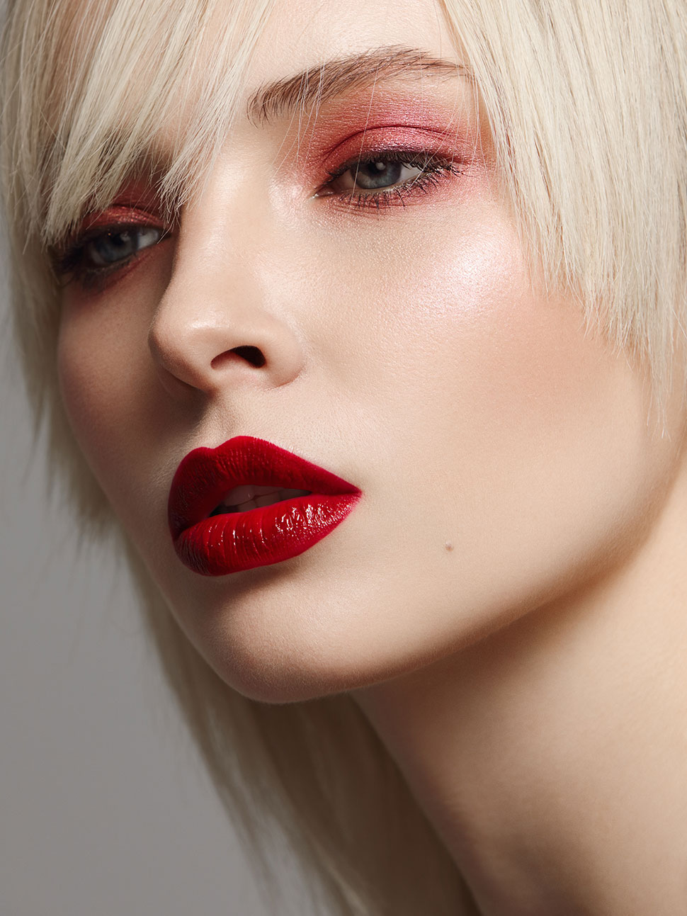 Шиньон-челка